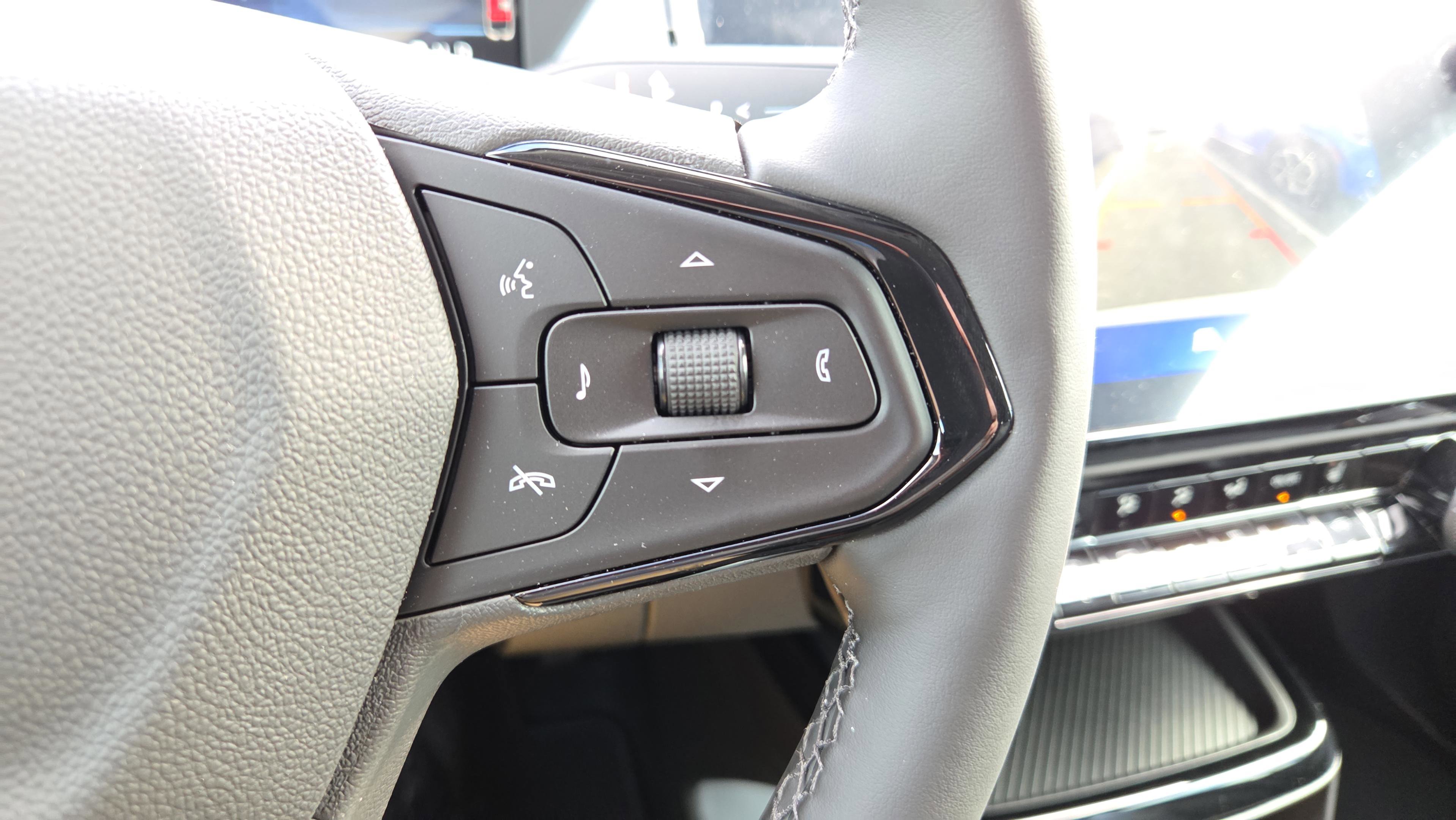 New 2027 Chevrolet Bolt LT w/ Comfort Package image 15