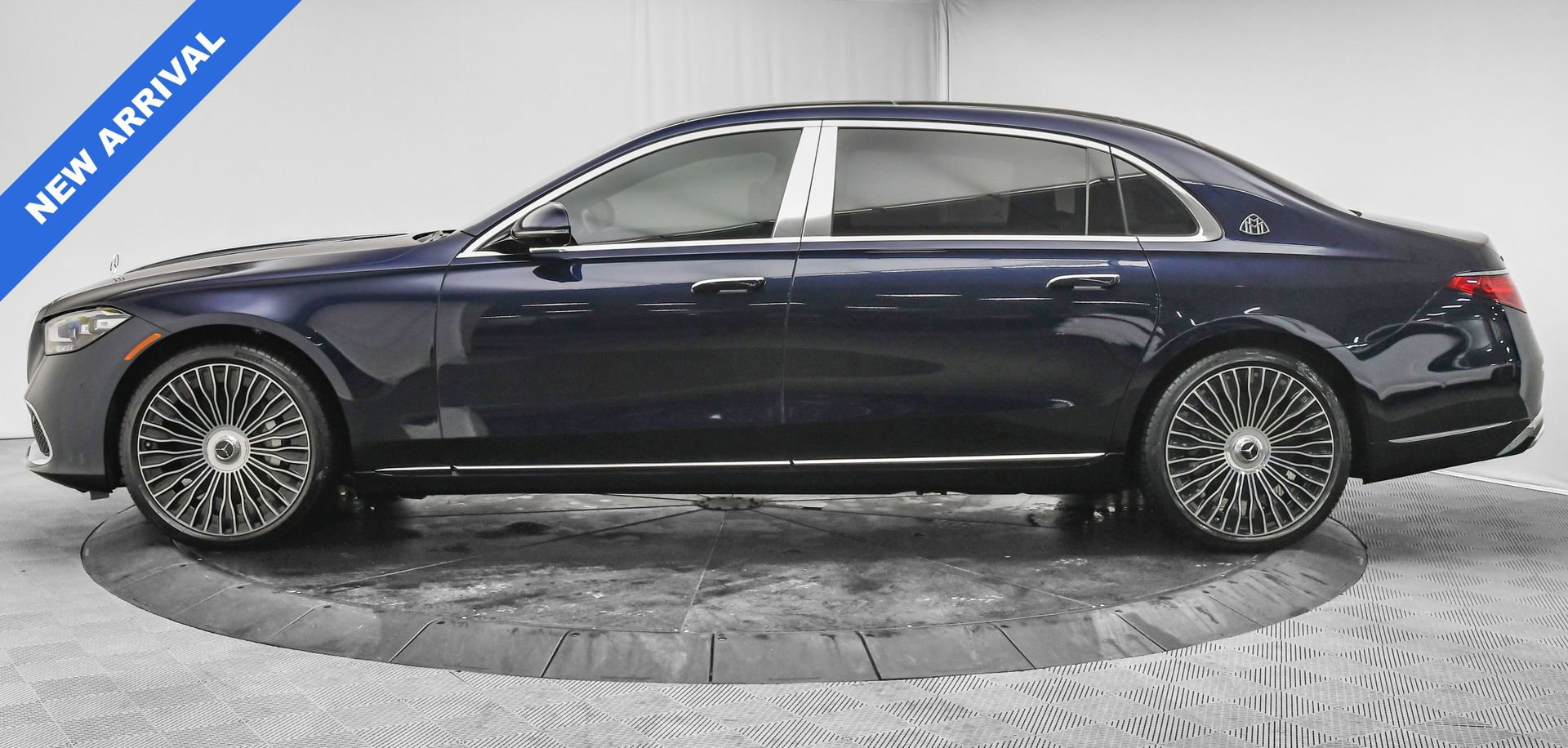 Used 2025 Mercedes-Benz Maybach S 580 4MATIC image 4