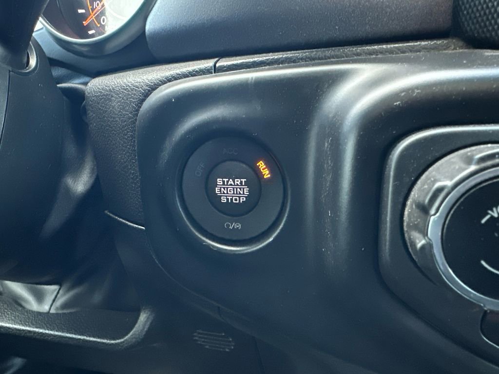 Used 2023 Jeep Gladiator Mojave w/ Cold Weather Group image 24