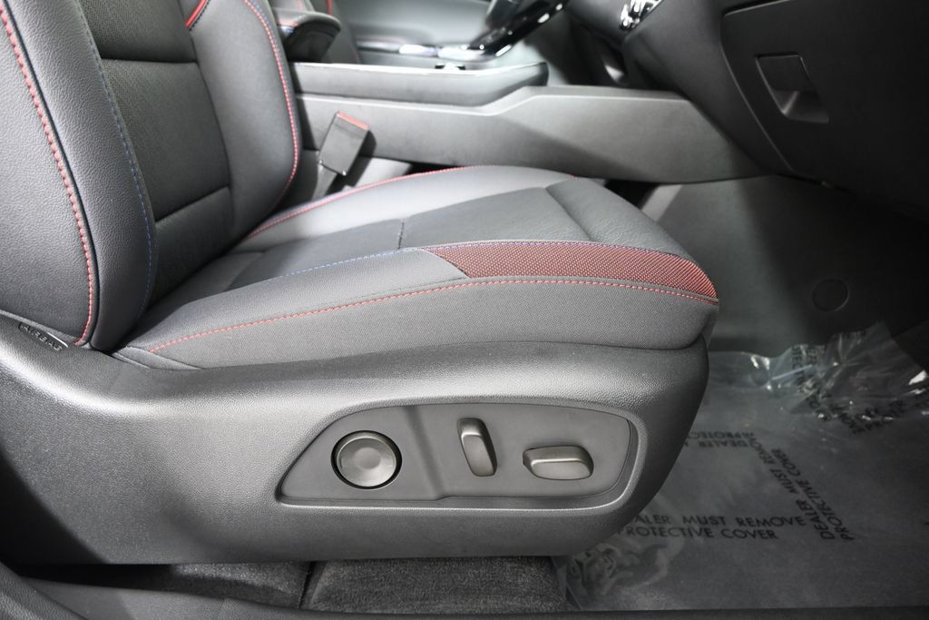 Used 2025 Chevrolet Equinox RS w/ Safety and Technology Package AWD/4WD image 14