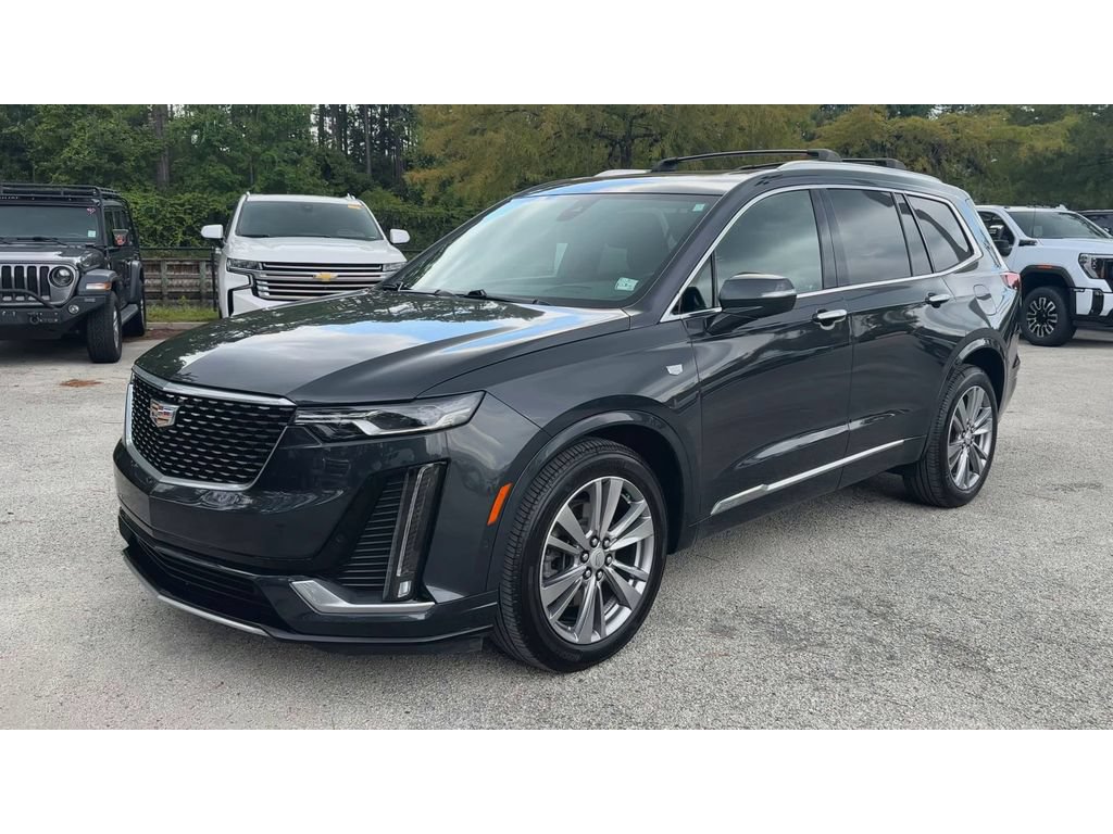 Certified 2023 Cadillac XT6 Premium Luxury w/ Technology Package FWD image 4