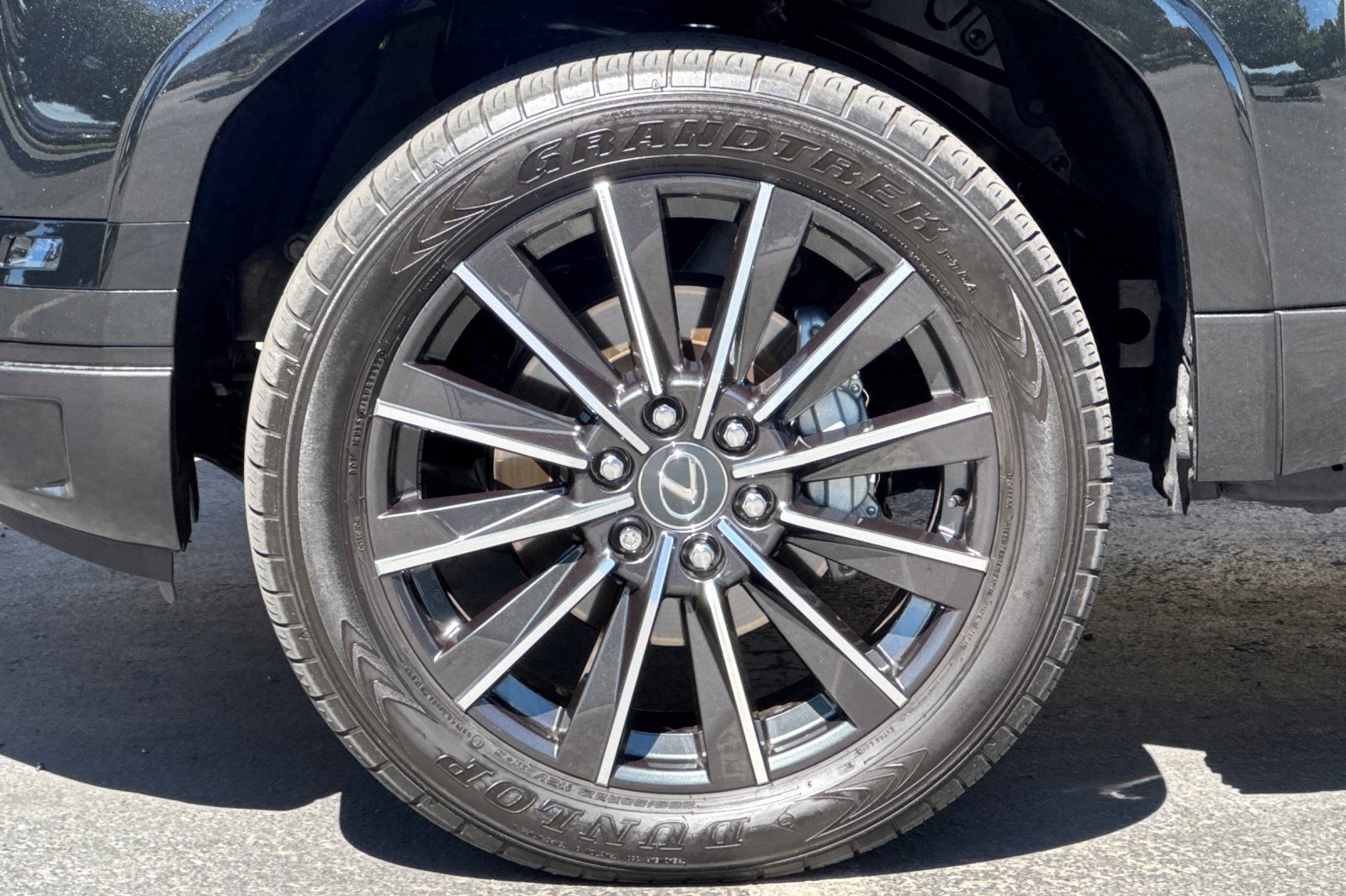 Certified 2024 Lexus GX 550 w/ Accessory Package (Z1) AWD/4WD image 39