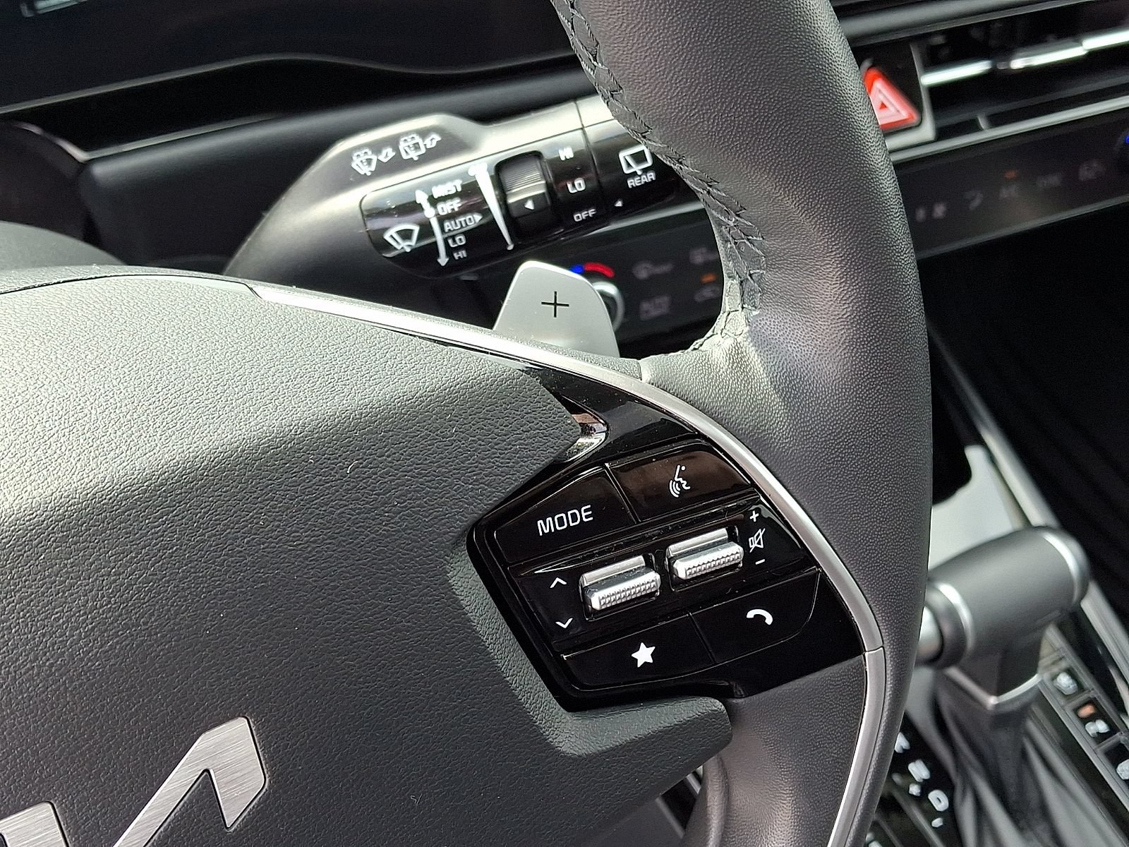Used 2023 Kia Niro SX Touring FWD image 23