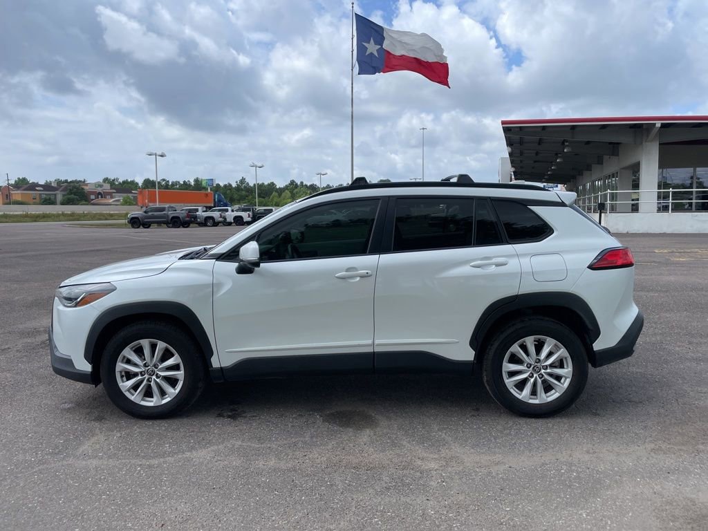 Used 2022 Toyota Corolla Cross LE image 8