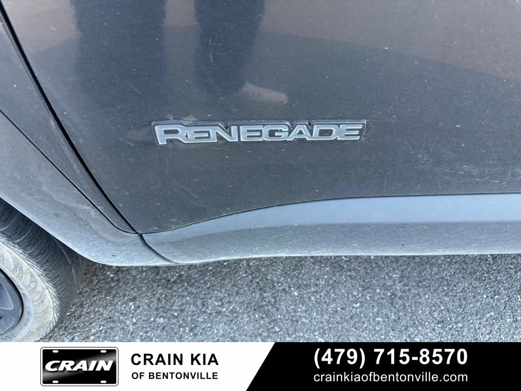 Used 2016 Jeep Renegade Latitude AWD/4WD image 9