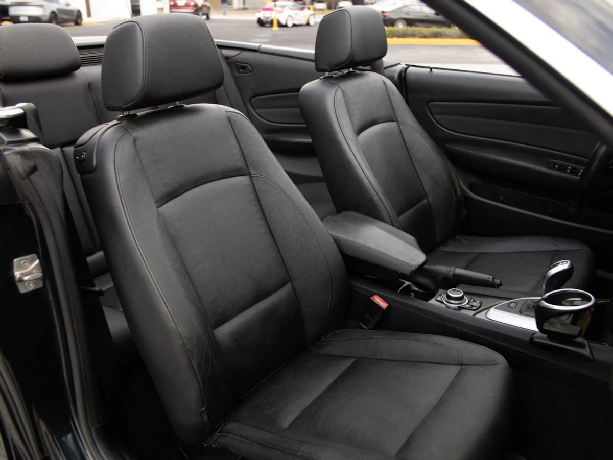 Used 2012 BMW 135i Convertible RWD image 30