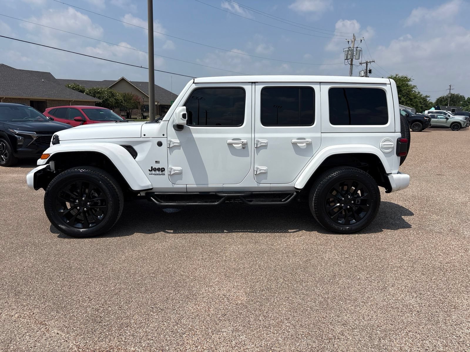 Used 2021 Jeep Wrangler Unlimited Sahara AWD/4WD image 2
