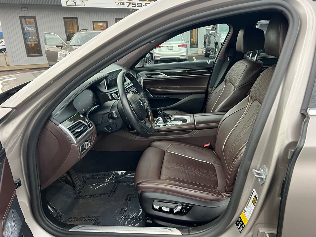 Used 2021 BMW 750i xDrive w/ Executive Package AWD/4WD image 9