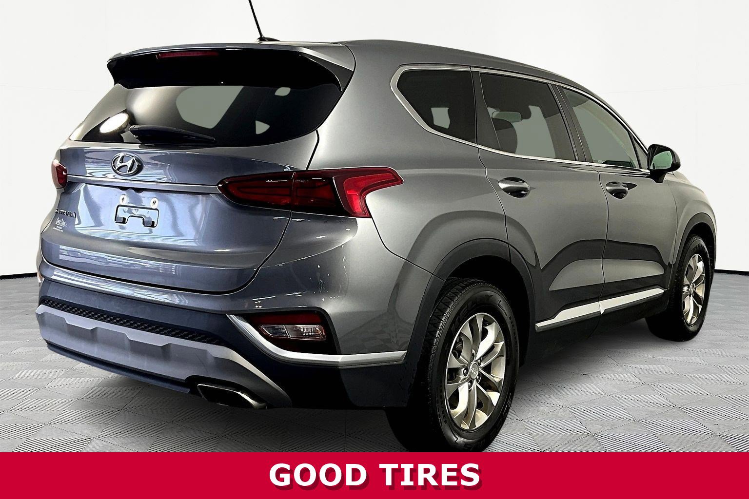 Used 2019 Hyundai Santa Fe SE image 6