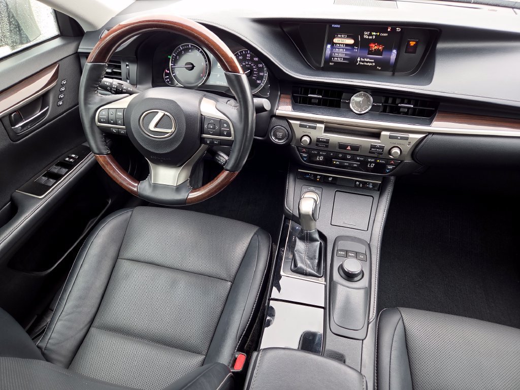 Used 2017 Lexus ES 350 w/ Premium Package FWD image 31