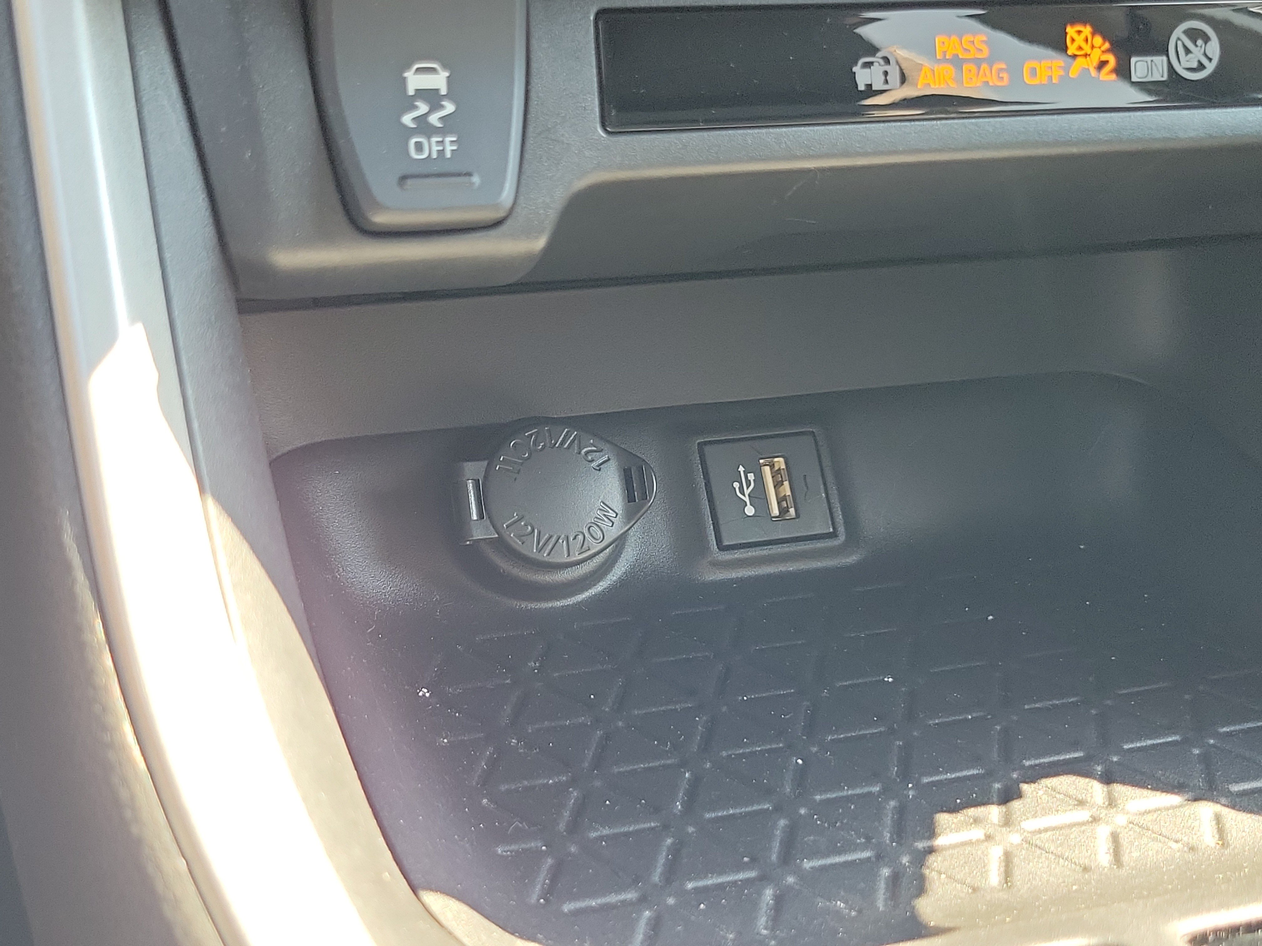 Certified 2023 Toyota RAV4 XLE AWD/4WD image 29