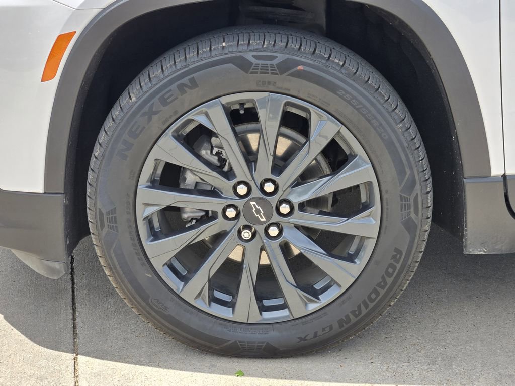 Used 2022 Chevrolet Traverse RS FWD image 17