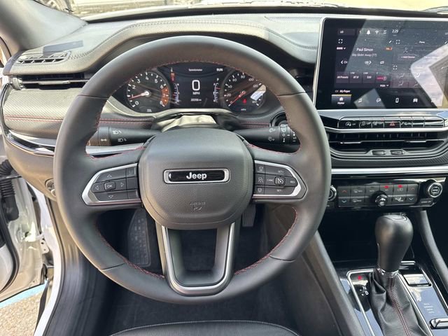 Used 2025 Jeep Compass Trailhawk AWD/4WD image 25