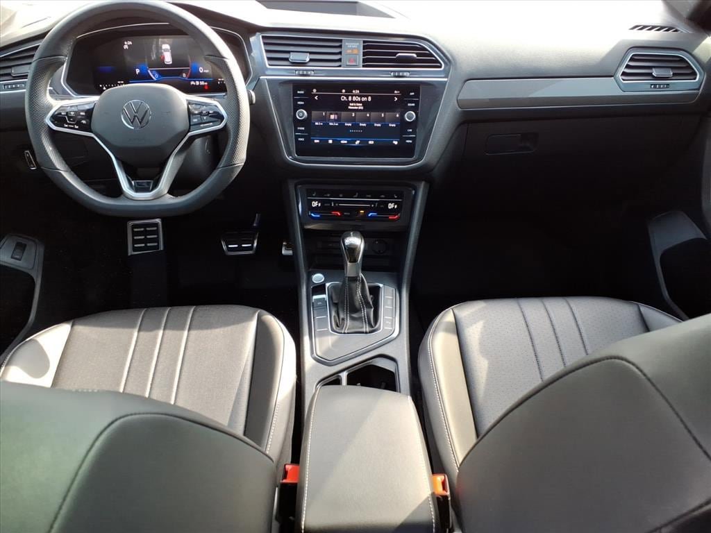 Used 2024 Volkswagen Tiguan SE R-Line FWD image 13