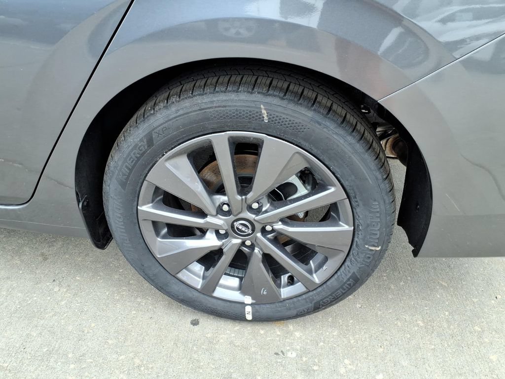 New 2026 Nissan Sentra SL w/ Floor Mat Package FWD image 10