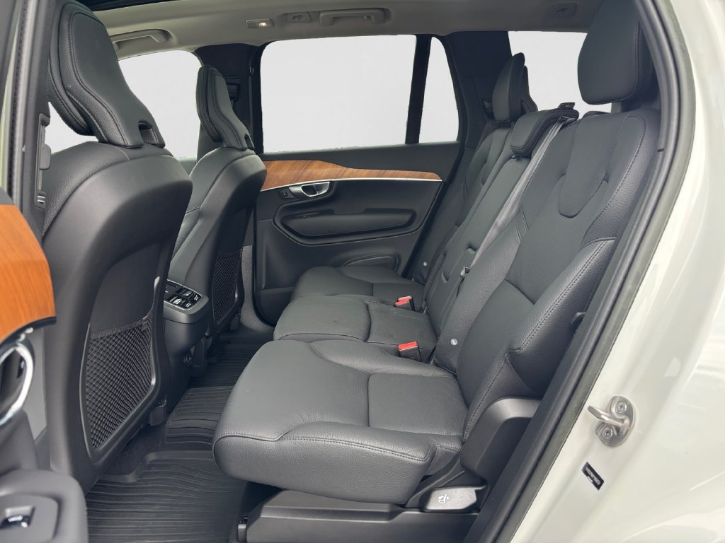 Used 2023 Volvo XC90 B6 Plus w/ Protection Package Premier AWD/4WD image 38
