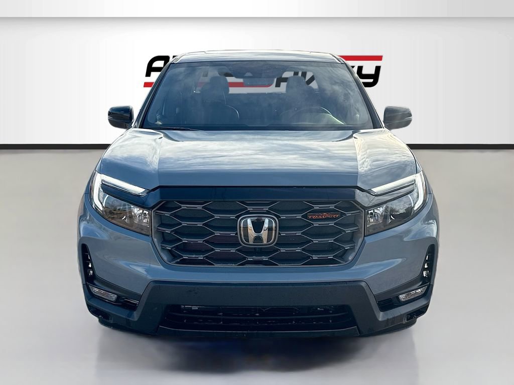 Used 2025 Honda Ridgeline TrailSport image 2