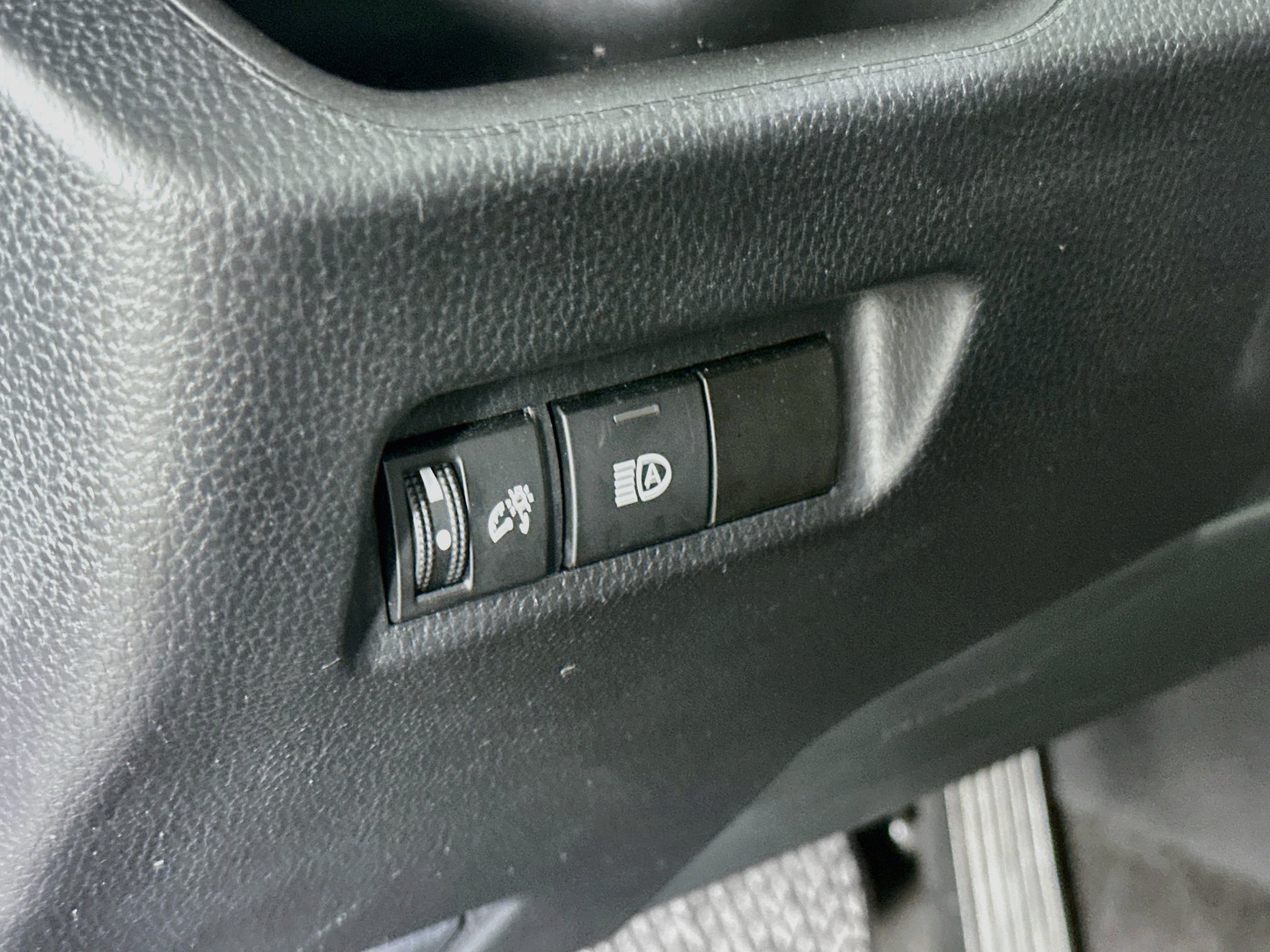 Used 2022 Toyota RAV4 LE FWD image 16