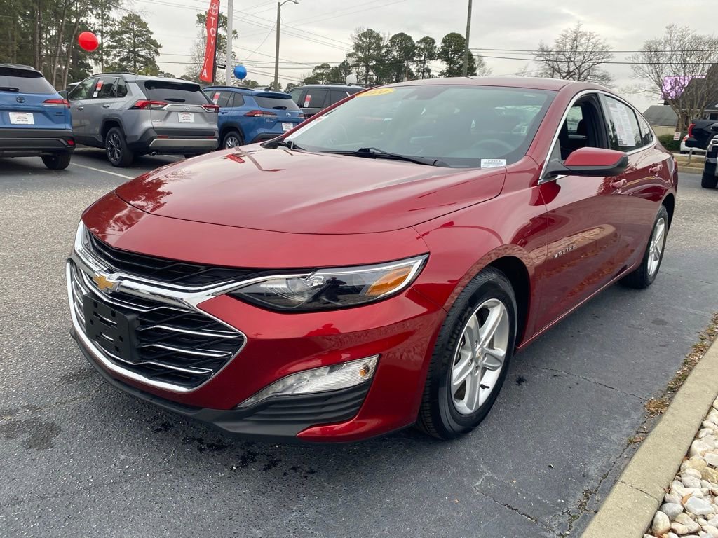 Used 2024 Chevrolet Malibu LT image 2