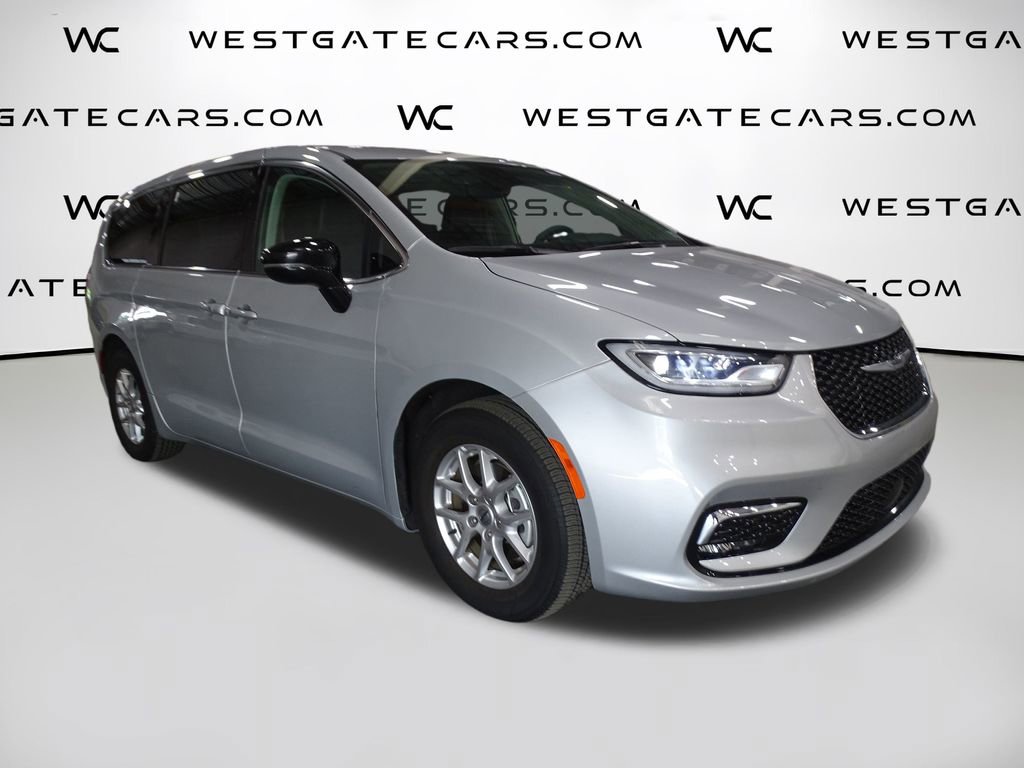 Used 2024 Chrysler Pacifica Touring-L