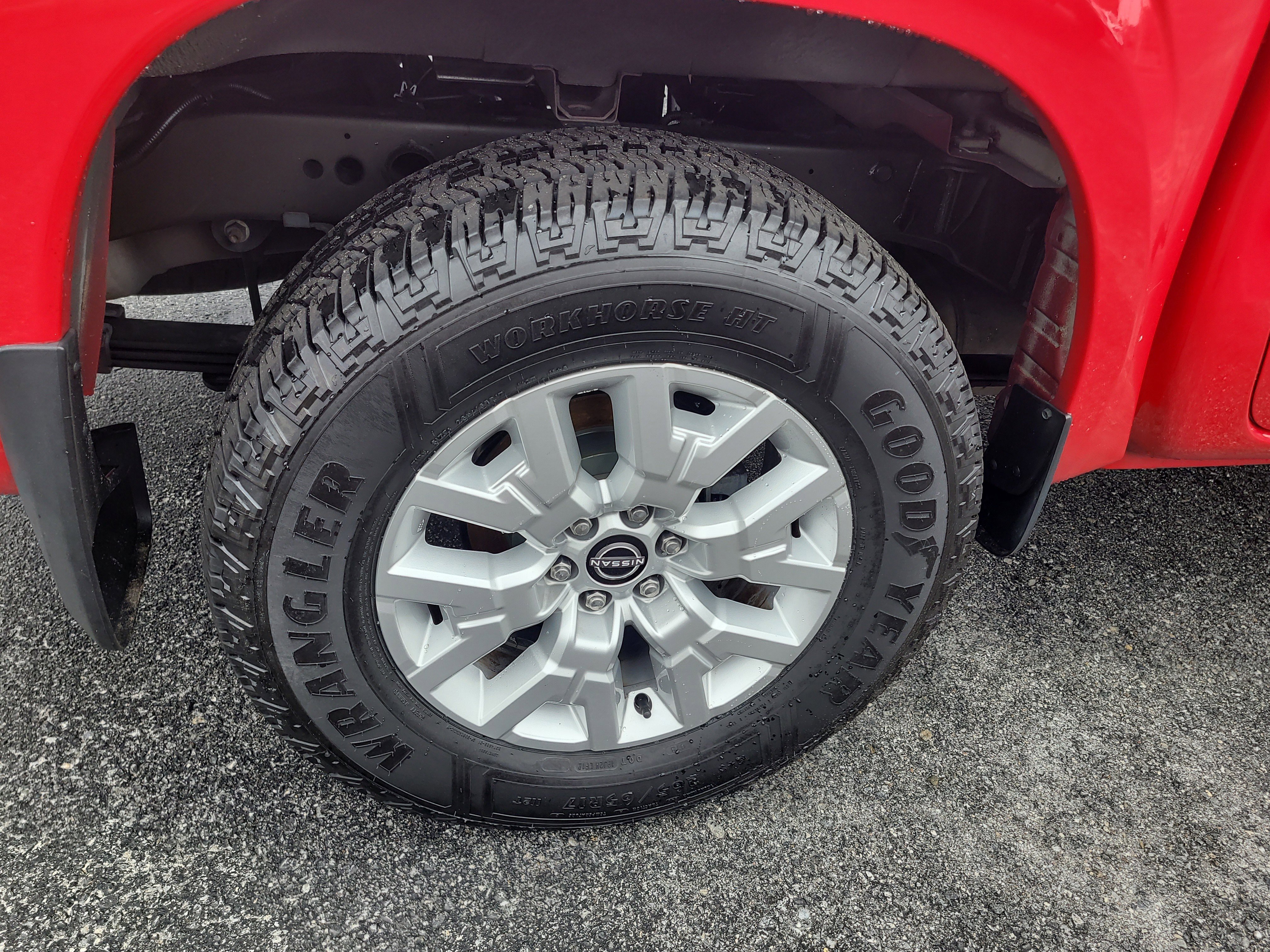 Used 2022 Nissan Frontier SV image 9