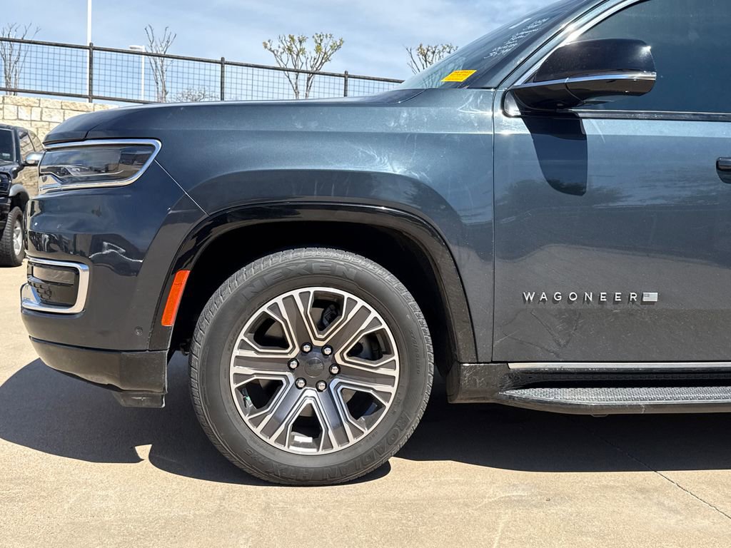 Used 2024 Jeep Wagoneer Series II w/ Flexible Seating Group image 5