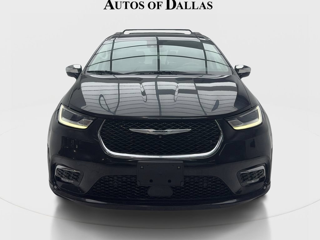 Used 2022 Chrysler Pacifica Limited FWD image 3