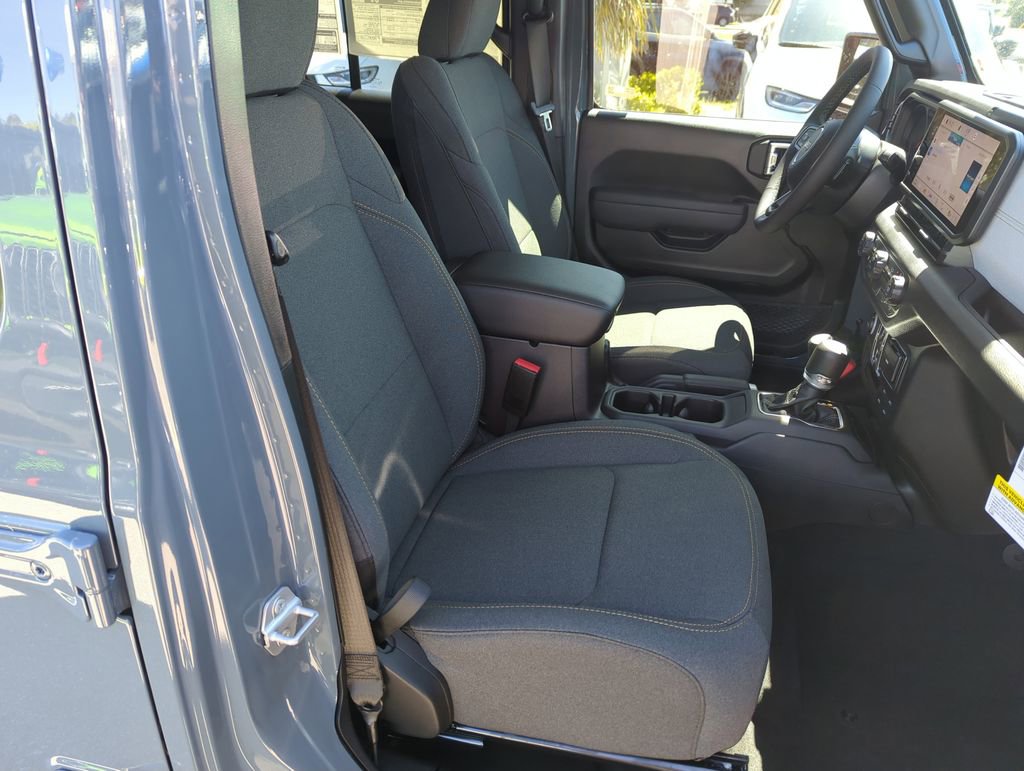New 2026 Jeep Gladiator Sport AWD/4WD image 34