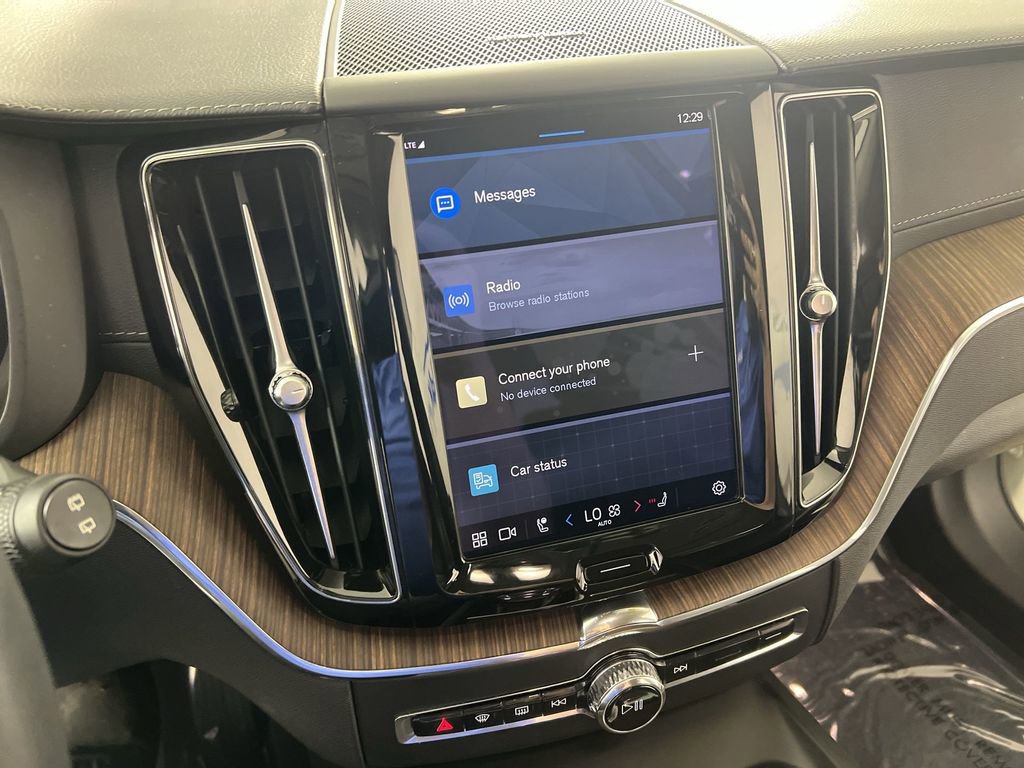 Used 2023 Volvo XC60 B6 Ultimate image 12