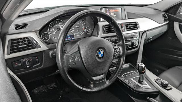 Used 2016 BMW 320i xDrive Sedan AWD/4WD image 24