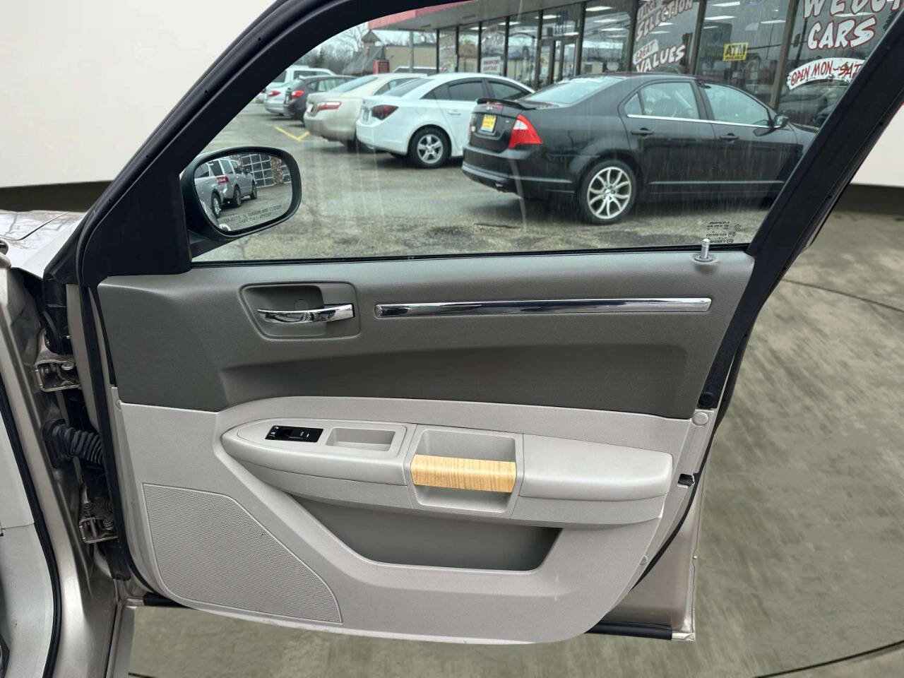 Used 2008 Chrysler 300 Limited image 34