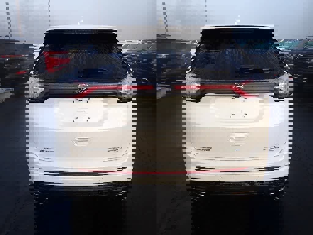 Used 2017 Ford Edge Sport w/ Technology Package image 4