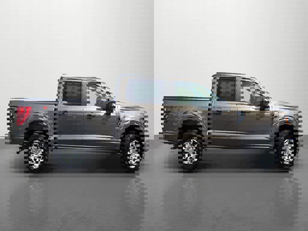 Used 2023 Ford F150 XLT AWD/4WD image 7