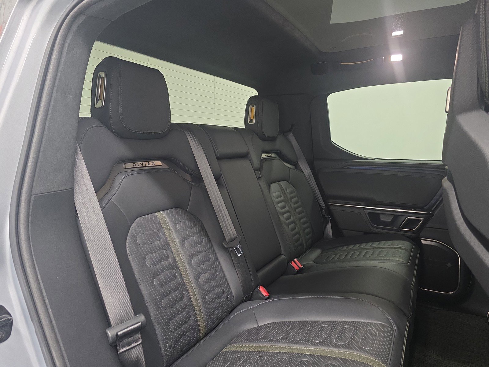 Used 2024 Rivian R1T Adventure AWD/4WD image 22
