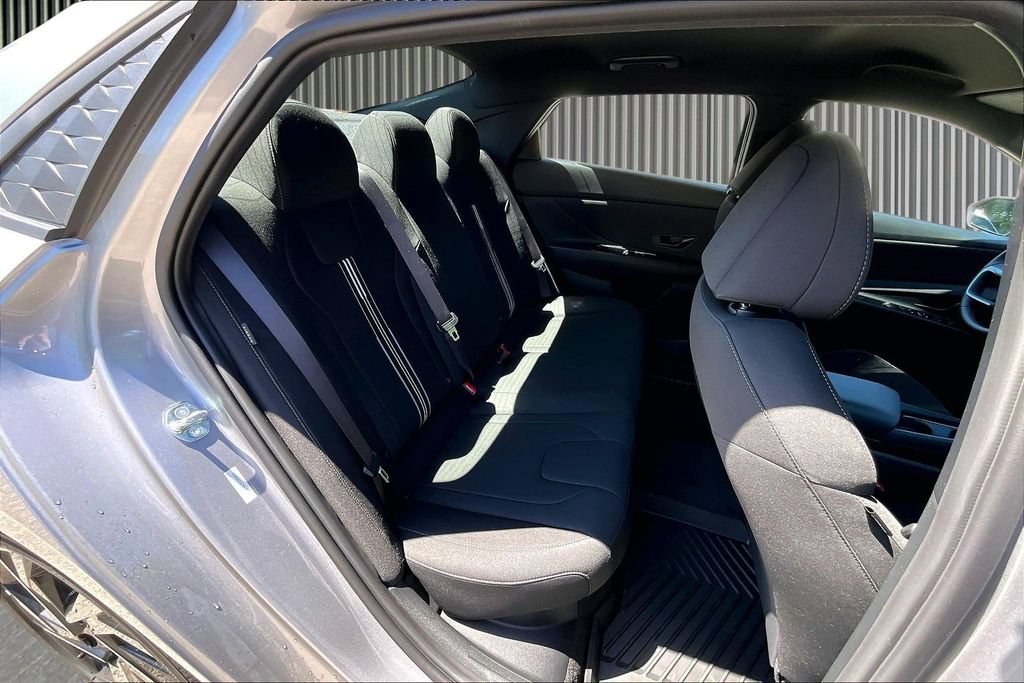 New 2026 Hyundai Elantra SEL FWD image 11