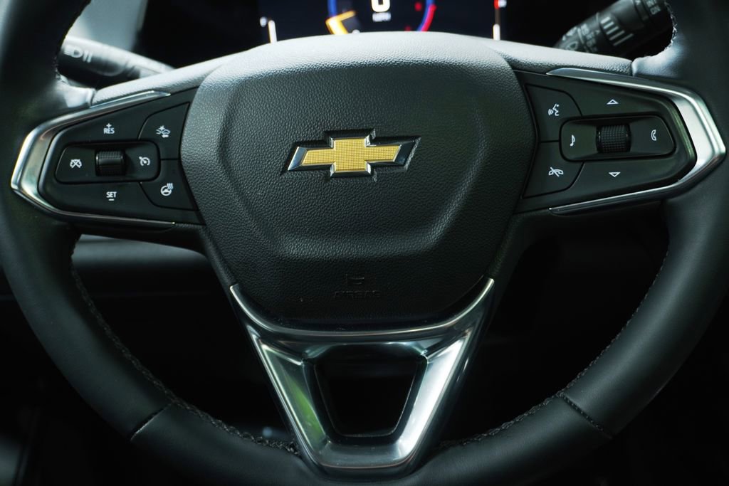 Used 2024 Chevrolet Trax LT w/ Sunroof Package FWD image 17