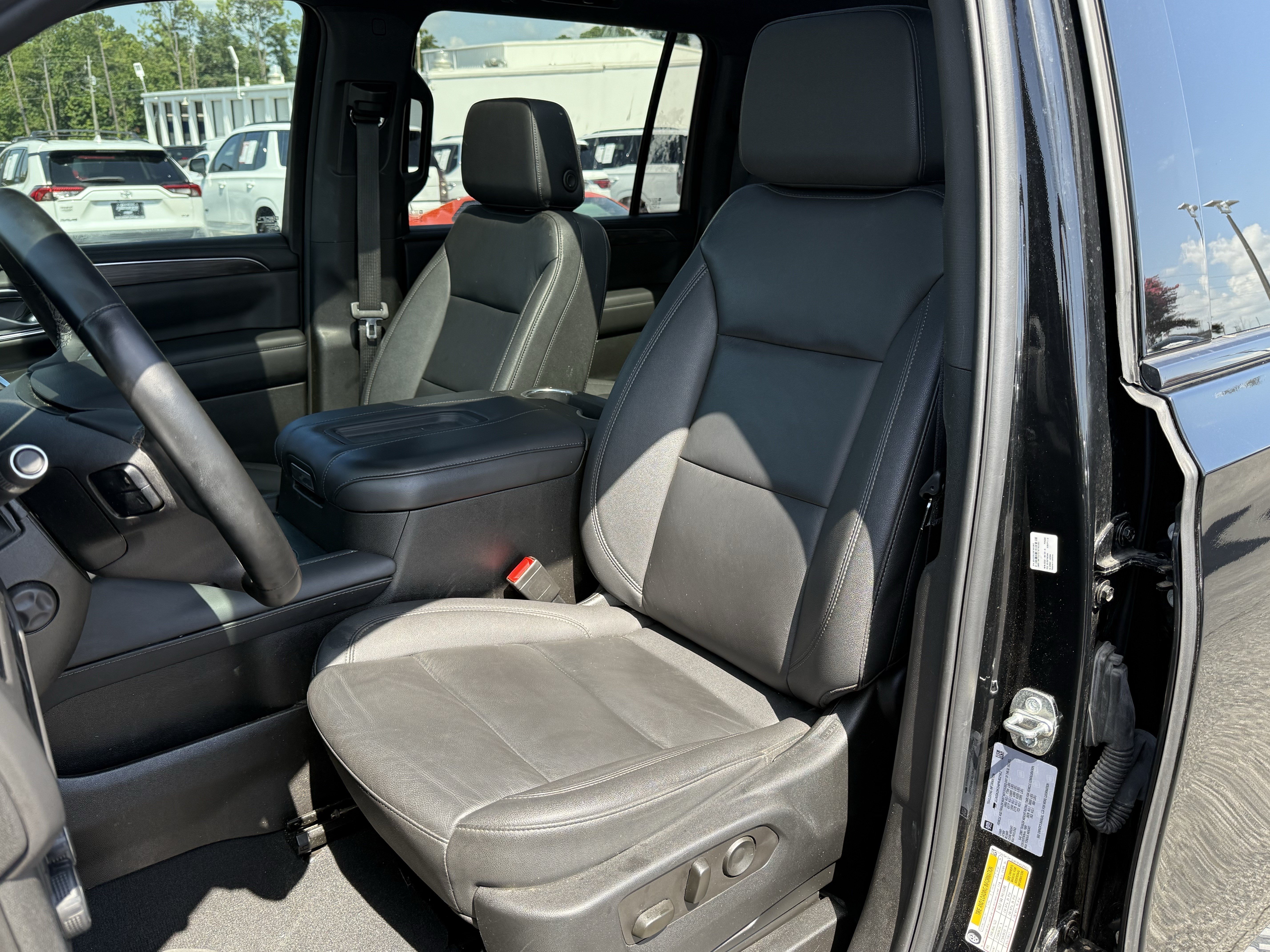 Used 2023 Chevrolet Suburban Z71 w/ Z71 Off-Road Package AWD/4WD image 16