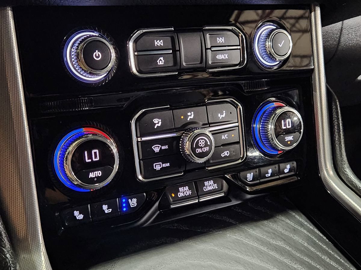 Used 2021 GMC Yukon XL Denali w/ Denali Premium Package RWD image 39