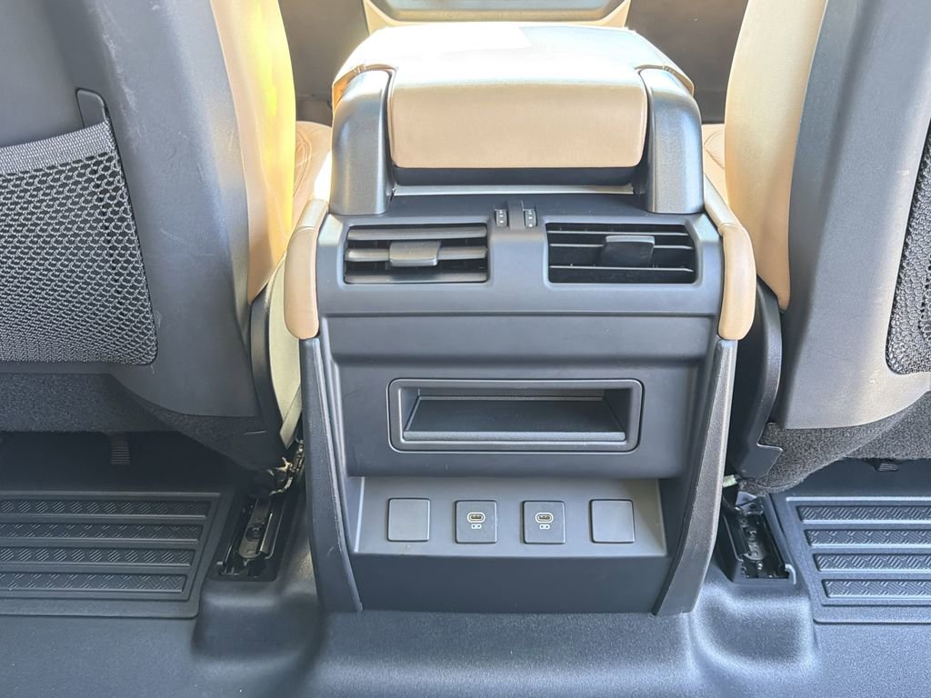 Used 2025 Land Rover Defender 110 S image 19
