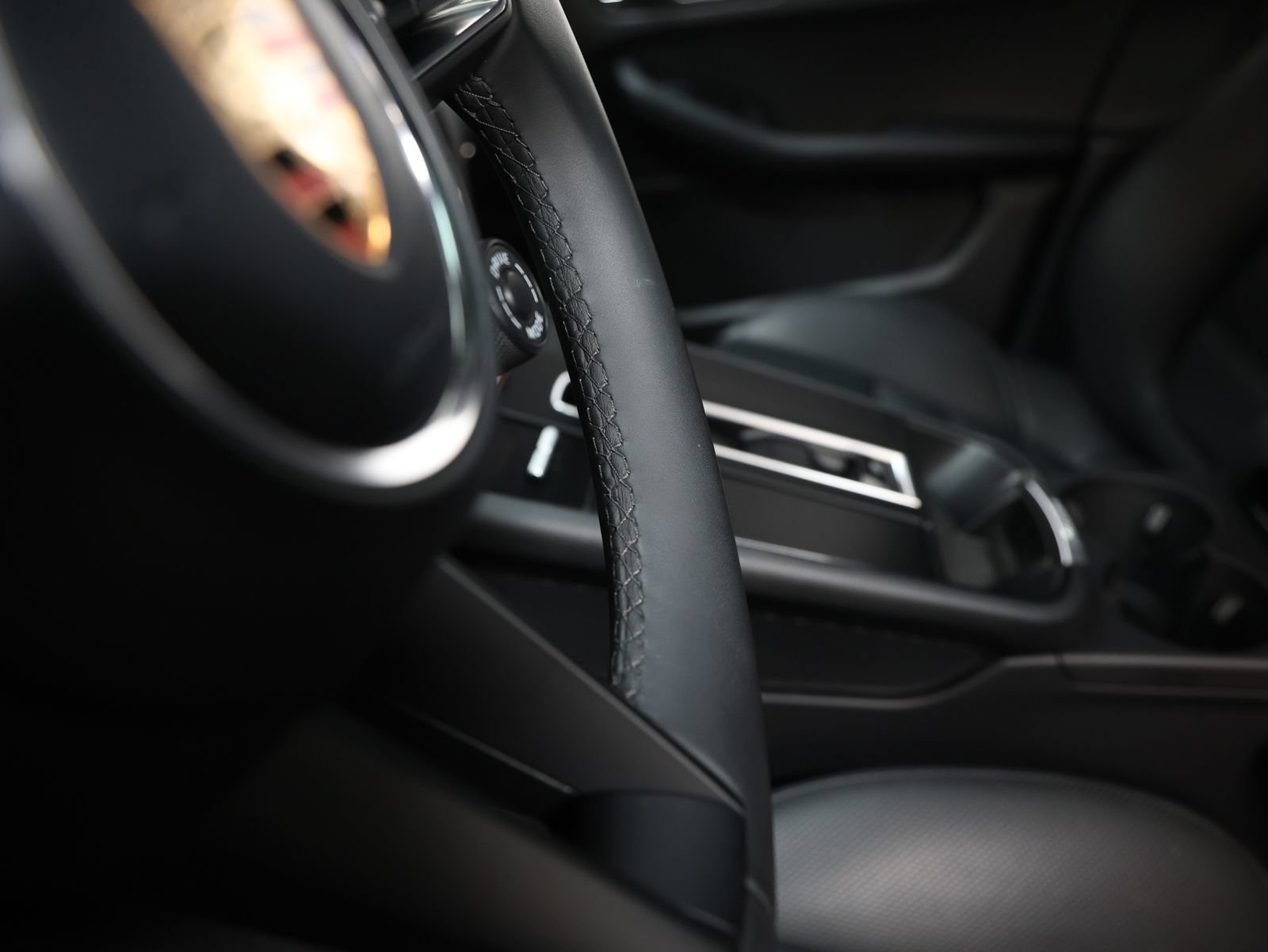 Certified 2026 Porsche Macan AWD/4WD image 33