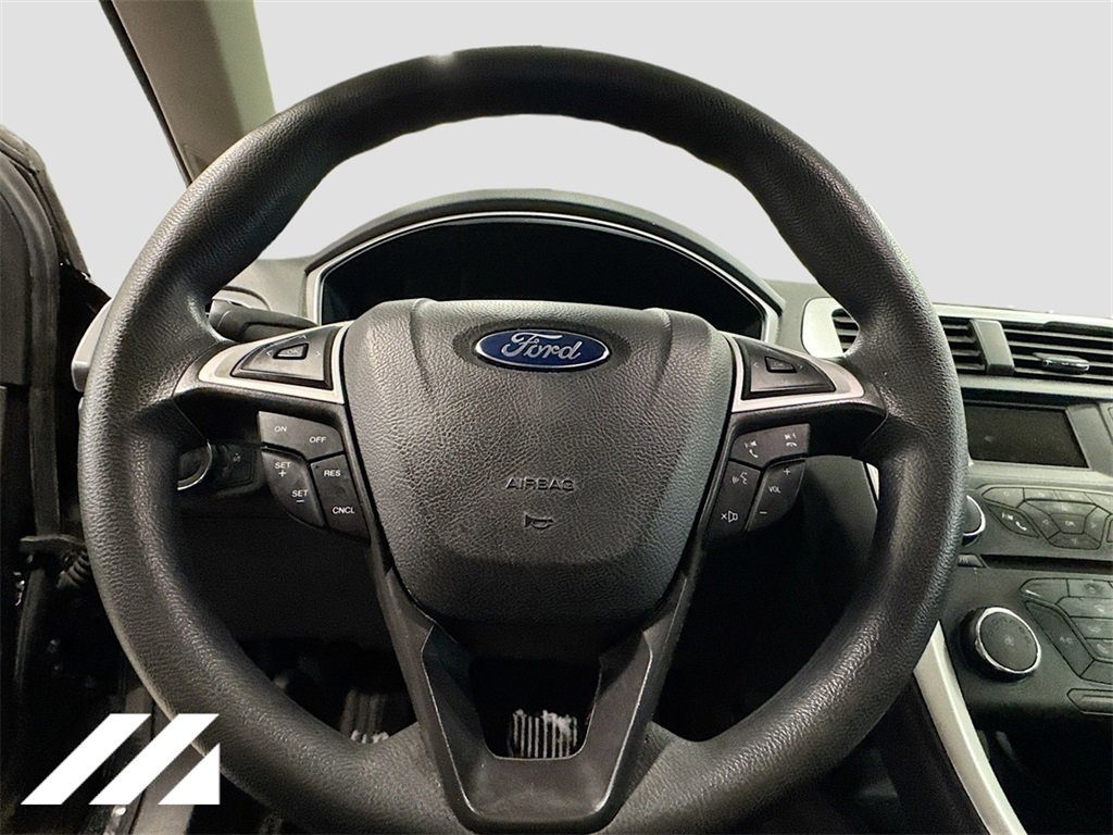 Used 2015 Ford Fusion SE image 11