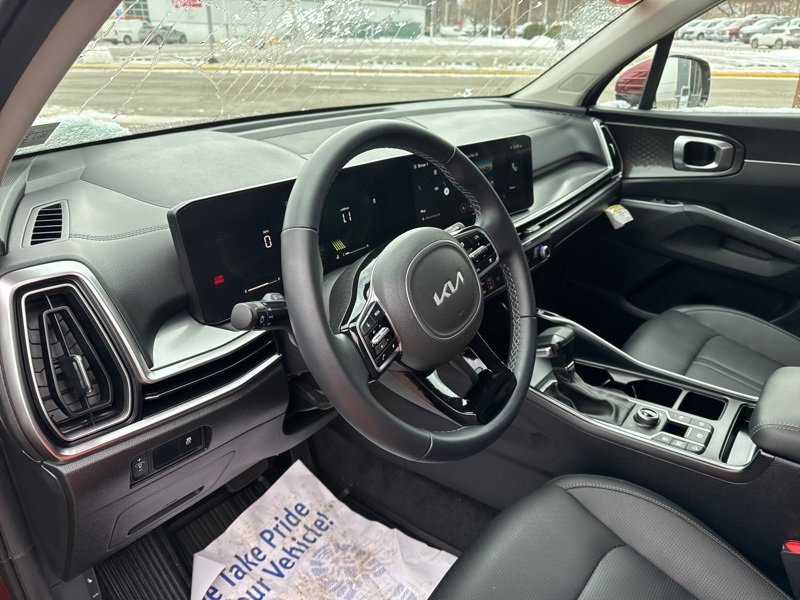 Used 2025 Kia Sorento S image 27