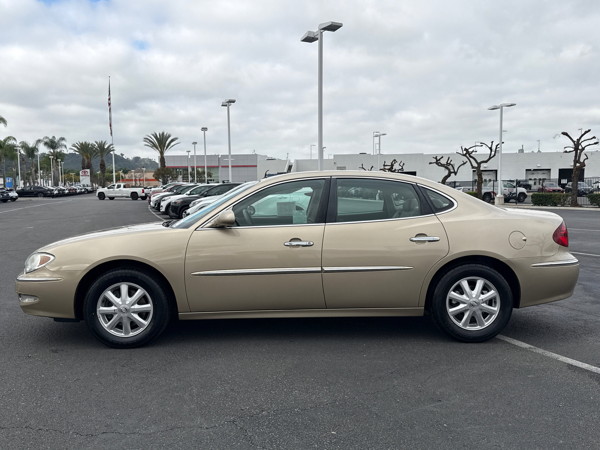 Used 2005 Buick LaCrosse CXL w/ Gold Convenience Package image 4
