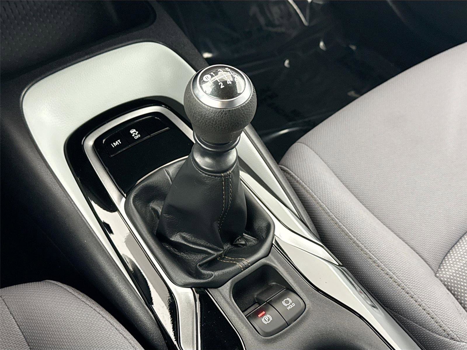 Certified 2022 Toyota Corolla SE w/ Carpet Mat Package (TMS) image 24