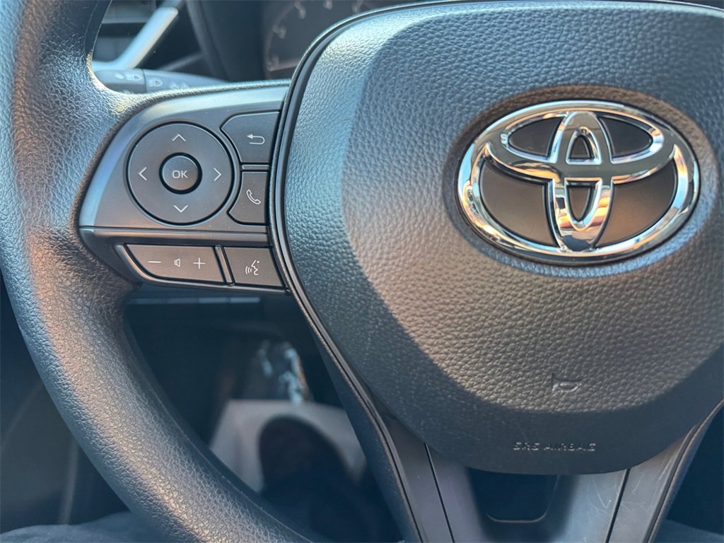 Used 2025 Toyota Corolla LE image 29