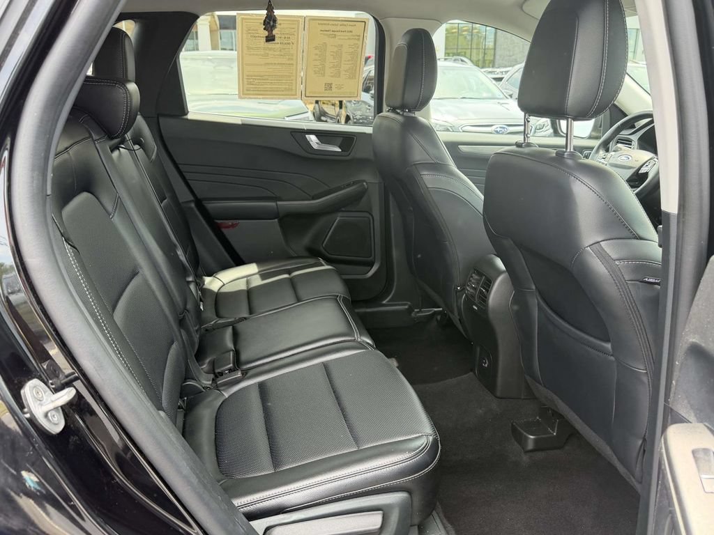 Used 2022 Ford Escape Titanium AWD/4WD image 11