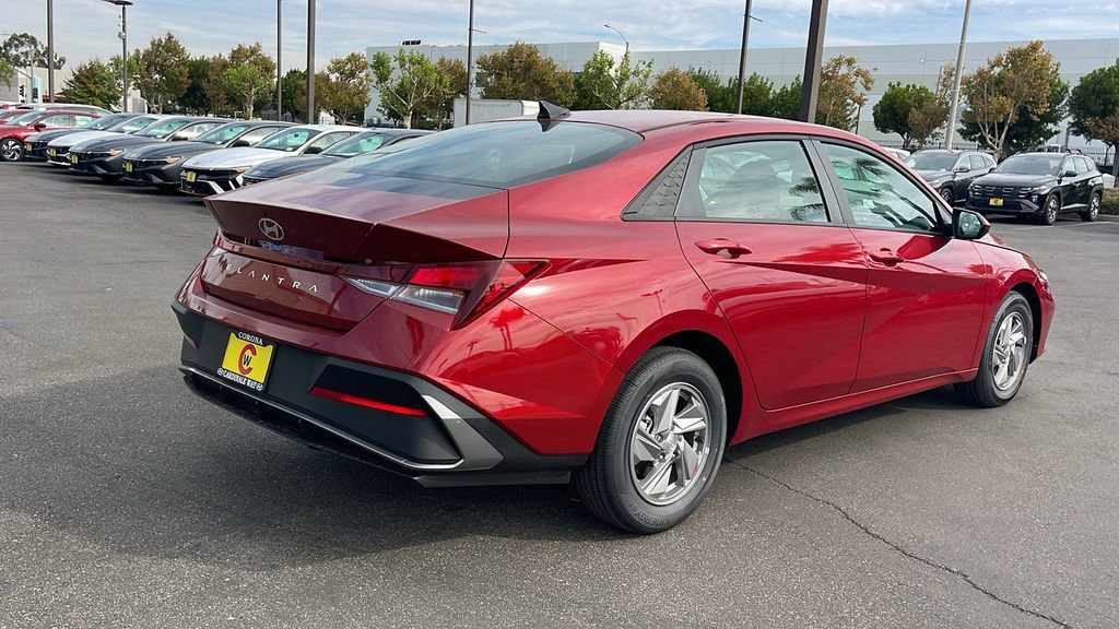 New 2026 Hyundai Elantra SE image 7