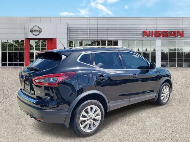 Used 2021 Nissan Rogue Sport SV FWD image 2