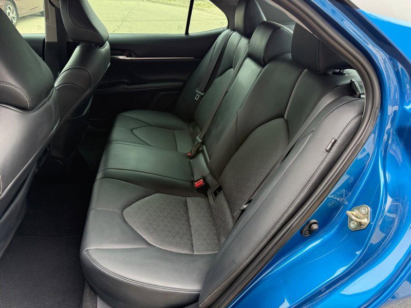 Used 2020 Toyota Camry XSE FWD image 11