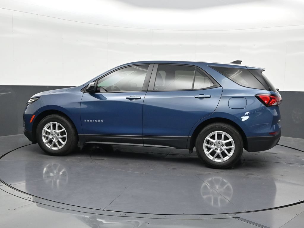 Used 2024 Chevrolet Equinox LS FWD image 2